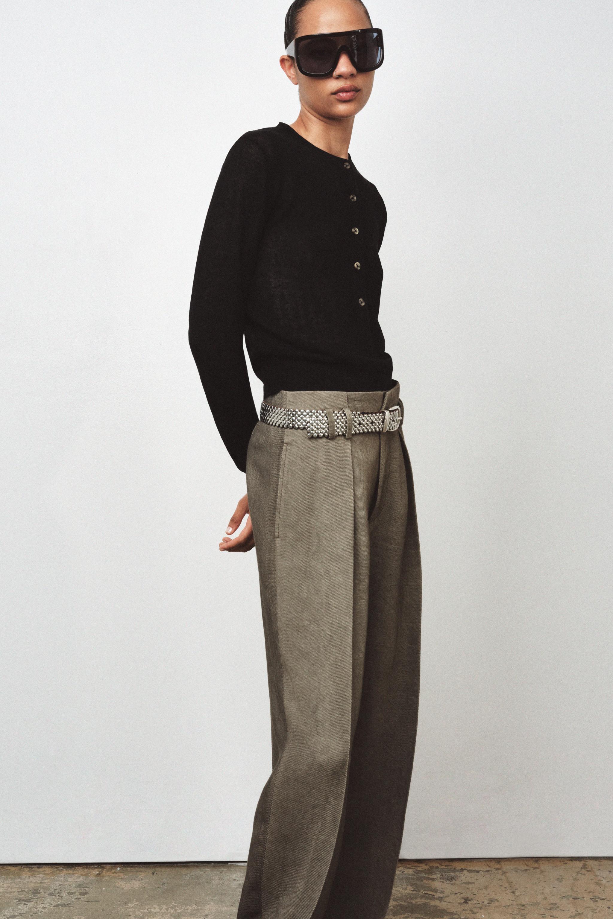 PULL EN MAILLE AVEC BOUTONS